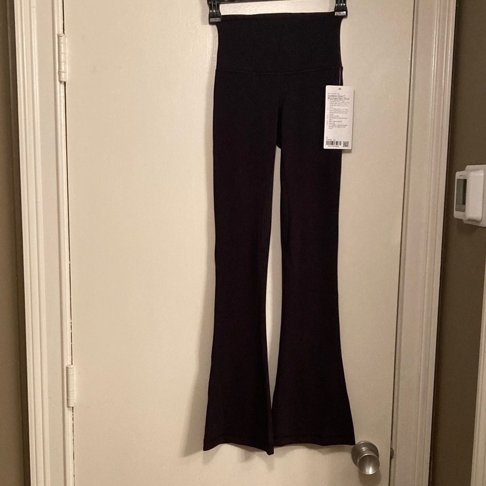 NWT Lululemon align, mini flare pant short 2